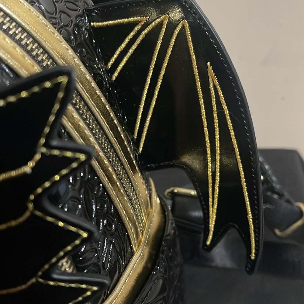 LOUNGEFLY NEW BLACK & GOLD DRAGON BACKPACK/BAG - Picture 4 of 6